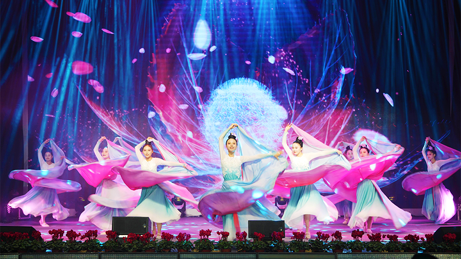 我校隆重举行第三十一届文化艺术节暨第四届技能素养节